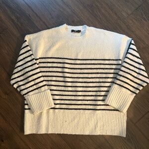 Lillusory Striped Oversized Crewneck Sweater - Medium